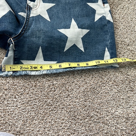 NWT Forever 21 Denim hi rise StarShorts Size 31 - Picture 6 of 6